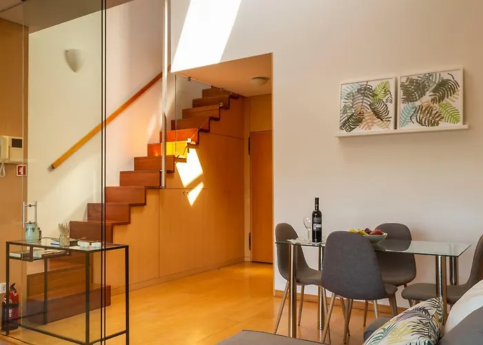 Portus T0 Duplex Apartment *